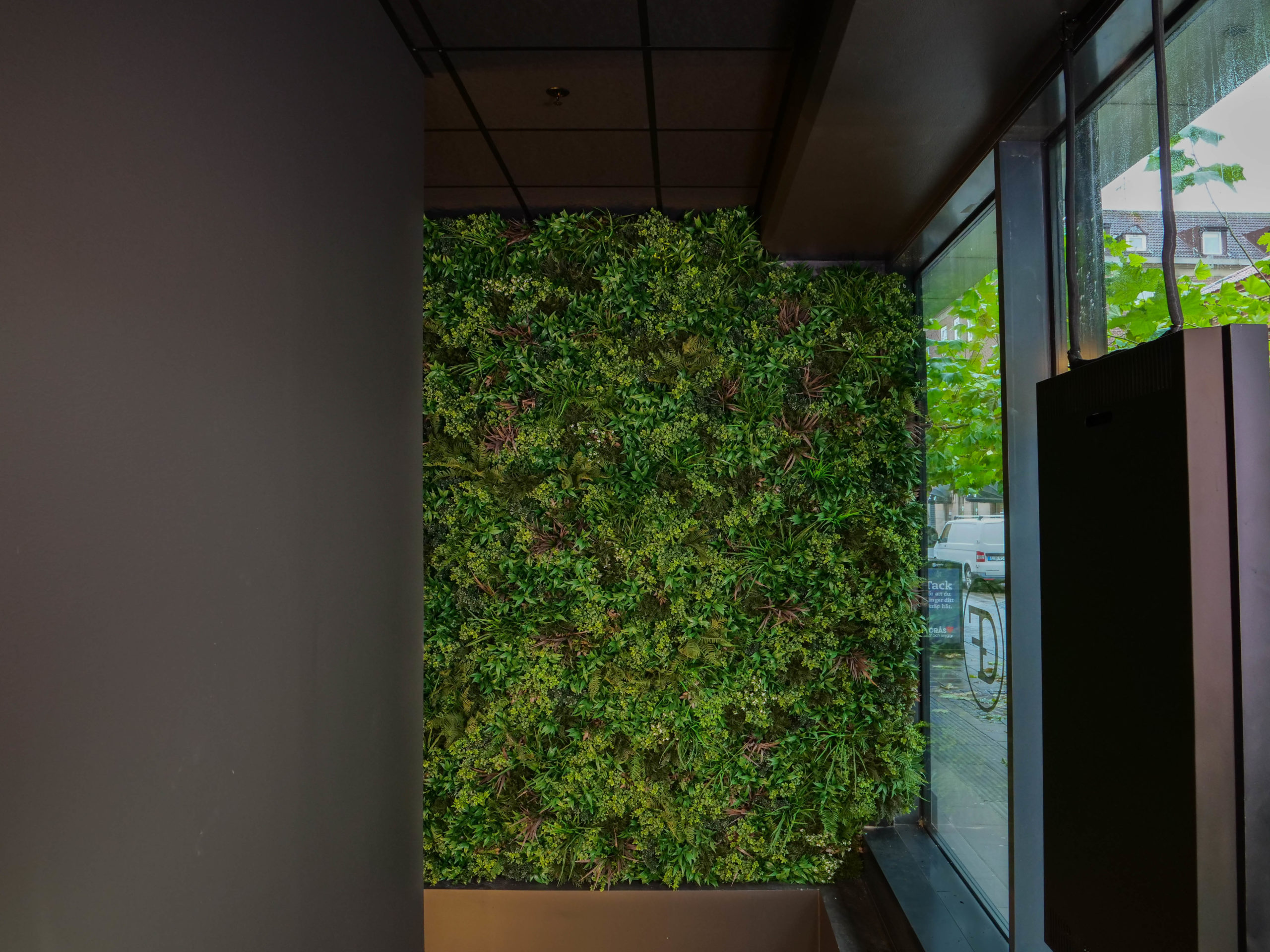 artificial greenwall grand fitness gym borås 3